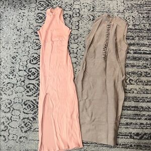 SET OF TWO VENUS MIDI BODYCON DRESS | Size Small | Blush Color AND SILVER